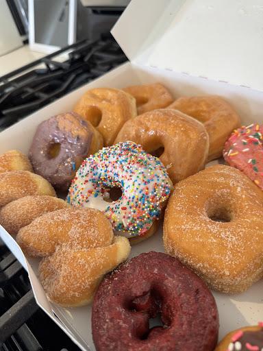 Lavon Donuts & Pizza